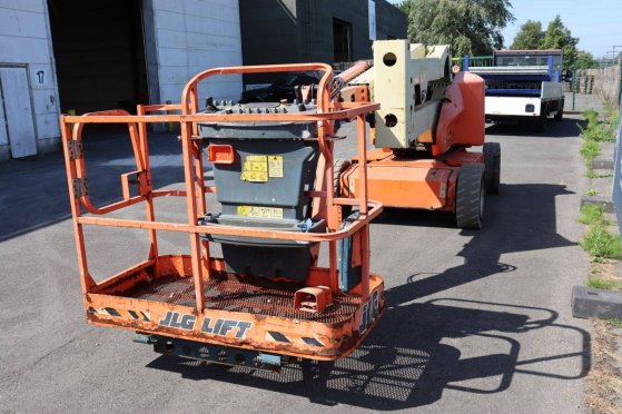 JLG M450AJ Articulated Boom Lift Electric+Diesel 15.72m 2014 M450AJ 2014 2 image 6