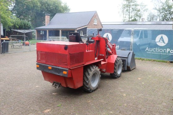 Wheel Loader Weidemann 2002 - D/M Diesel 22.8kW 1988 (Margin) Weidemann 2002-D/M 1988 2 Wheel Loaders image 6