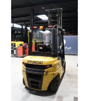 Forklift Hyundai 25D-9 Diesel 2330kg 5.0m 2017 25D-9 2017 2 Forklift image 6