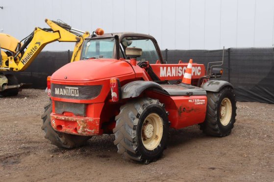 Manitou MLT 526 Turbo Compact Diesel Telehandler 71.6kW 2001 MLT 526 Turbo Compact 2001 2 image 6