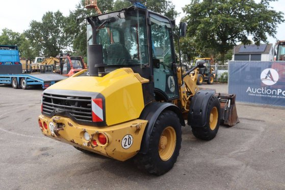Caterpillar 908H Diesel 62kW Wheel Loader 2009 908H 2009 2 Wheel Loaders image 6