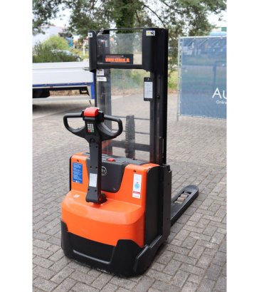 Stacker BT SWE140L Electric 1400kg 2.65m 2015 BT SWE140L 2015 2 image 6
