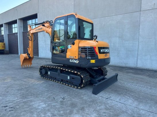 Midi excavator Hyundai R60VS Diesel 2018 R60VS 2018 2 Crawler Excavators image 6