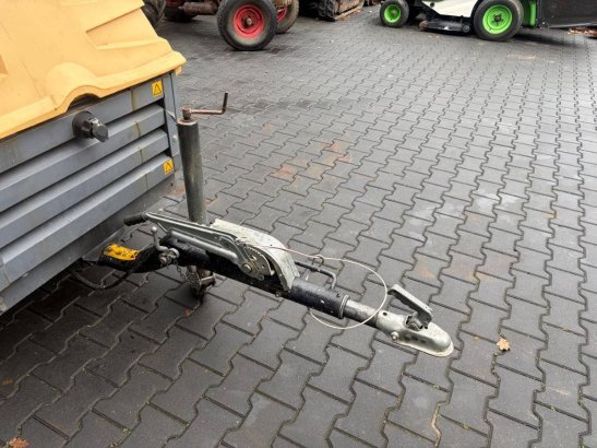 Compressor Atlas Copco XAS47 Diesel 21.6kW 2013 XAS47 2013 2 Compressors image 6
