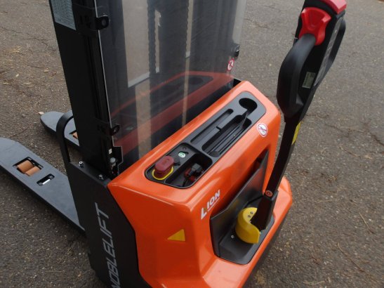 Noblelift SWB-130D Electric Stacker 1300kg 3.51m 2026 New Noblelift SWB-130D 2026 1 image 6