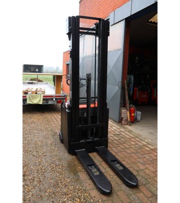 Toyota SWE160L Electric Stacker 1600kg 5.4m 2020 SWE160L 2020 2 image 6