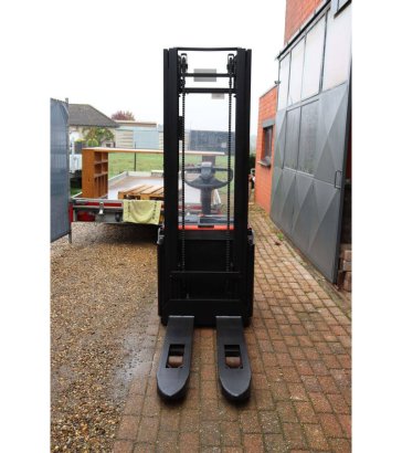 Toyota SWE140 Electric Stacker 1400kg 3.25m 2017 SWE140 2017 2 image 6