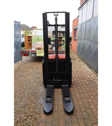 Stacker BT SWE120 Electric 1200kg 2.9m 2016 BT SWE120 2016 2 image 6