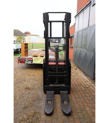 Toyota SWE200 Electric Stacker 2000kg 3.1m 2019 SWE200 2019 2 image 6