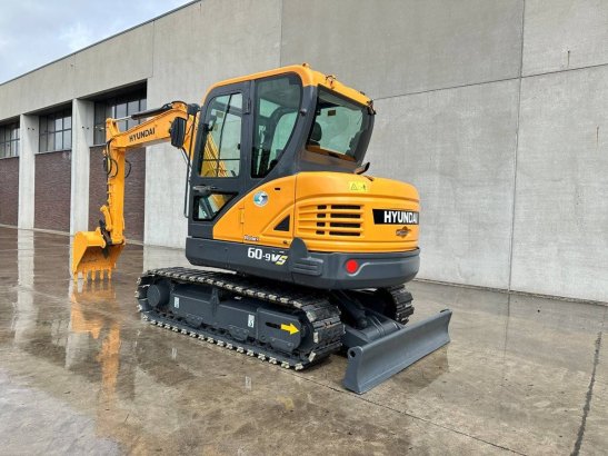 Midi excavator Hyundai R60VS Diesel 2016 R60VS 2016 2 Crawler Excavators image 6
