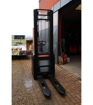 Toyota SPE120 Electric Stacker 1200kg 3.7m 2020 SPE120 2020 2 image 36