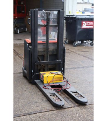 Stacker BT SWE200D Electric 2000kg 2015 BT SWE200D 2015 2 image 7