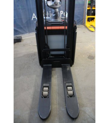 Toyota SPE120 Electric Stacker 1200kg 3.7m 2020 SPE120 2020 2 image 7