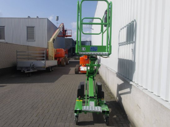 JLG Power Tower 5.10m Electric Mast Lift 2021 Power Tower 2021 2 image 7