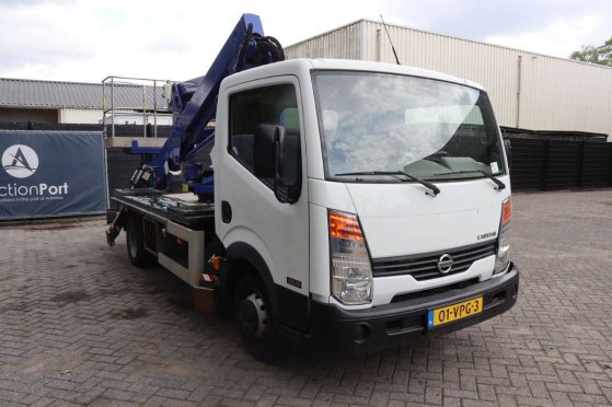 Crane truck Nissan Cabstar 35.13 Diesel 131hp 2008 Cabstar 35.13 2008 2 Crane trucks image 7