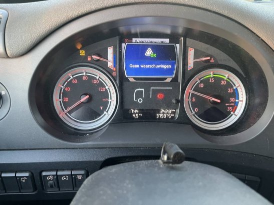 DAF CF230FA 4x2 Diesel Box Truck 234hp 2017 CF230FA 4x2 2 image 7