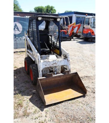 Skid steer loader Bobcat 443 Diesel 443 2 Wheel Loaders image 7
