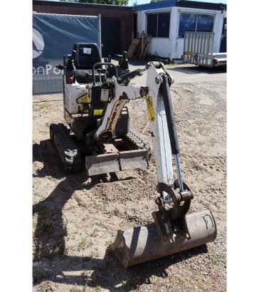 Bobcat E10 Diesel Mini Excavator E10 2 image 7