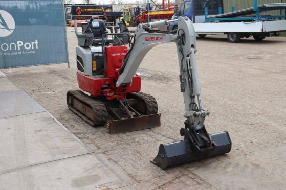 Mini excavator Takeuchi TB210R Diesel 2016 TB210R 2016 2 image 7