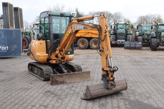 Rupsgraafmachine Case 28 CAB Diesel 2003 28 CAB 2003 2 Crawler Excavators image 7
