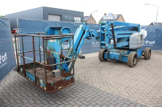 Genie Z45/25j DC Electric Articulated Boom Lift 227kg 16m 2009 Z45/25j 2009 2 image 7