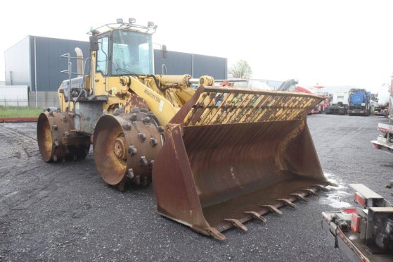 Komatsu WF450-3D Diesel Wheel Loader 194kW 2003 WF450-3D 2003 2 Wheel Loaders image 7