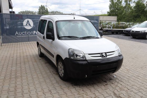 Peugeot Partner Diesel 74hp Van 2007 (Margin) Peugeot Partner 2007 2 Small Vans image 7