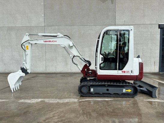 Midi excavator Takeuchi TB135 Diesel 2014 TB135 2014 2 image 7