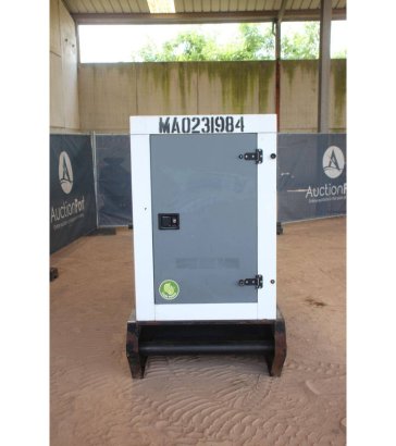 Generator SDMO R90C3 Diesel 80kVA 2011 SDMO R90C3 2011 2 Generators image 7