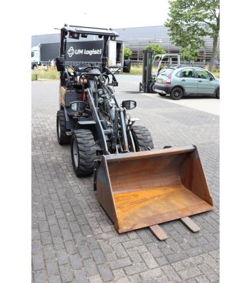 Giant G2200E X-TRA Electric Wheel Loader 6.5kW 2022 Giant G2200E X-TRA 2022 2 Wheel Loaders image 7