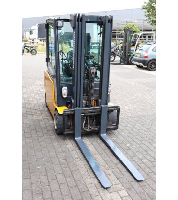 Forklift Jungheinrich EFG 320 Electric 2000kg 2012 EFG 320 2012 2 Forklift image 7