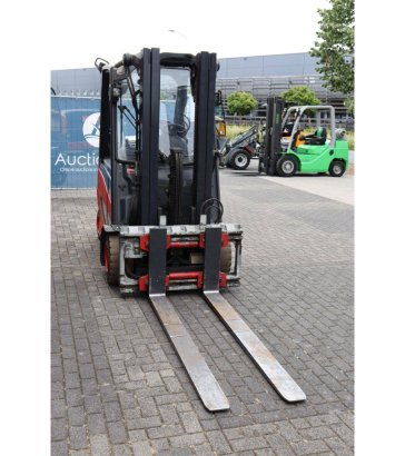 Linde E30HL-01/600 Electric Forklift 3000kg 2015 E30HL-01/600 2015 2 Forklift image 7