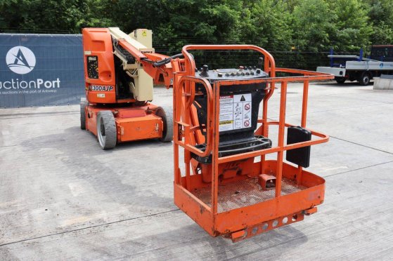 JLG E300AJP Electric Articulated Boom Lift 230kg 11.14m 2007 E300AJP 2007 2 image 7