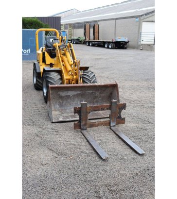 Articulated loader Giant V451T Diesel 33kW 2002 Giant V451T 2002 2 Wheel Loaders image 22