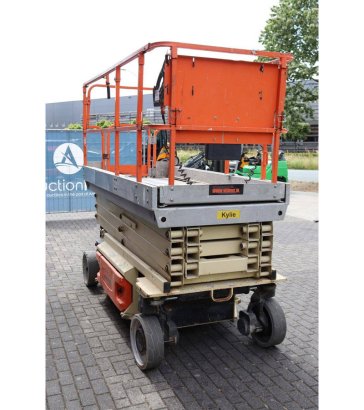 JLG Electric Scissor Lift 2 Scissor Lifts image 22