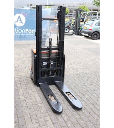 Stacker BT SWE140L Electric 1400kg 2.65m 2015 BT SWE140L 2015 2 image 7
