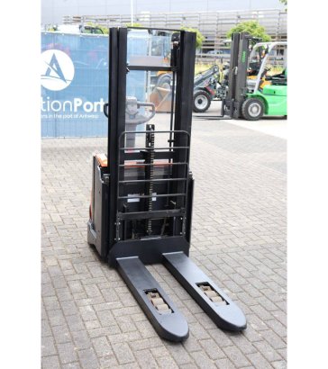 Stacker BT SWE140L Electric 1400kg 2.65m 2015 BT SWE140L 2015 2 image 7