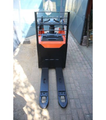 Toyota LPE250 Electric Pallet Truck 2500kg 2020 LPE250 2020 2 Pallet trucks image 7