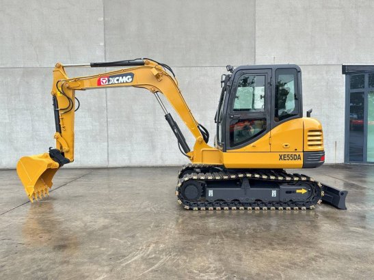 Midi excavator XCMG XE55DA Diesel 2022 XE55DA 2022 2 Crawler Excavators image 7