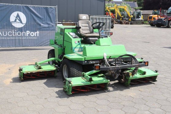 Ransomes Commander Diesel Ride-on Mower 1996 Ransomes Commander 1996 2 image 7