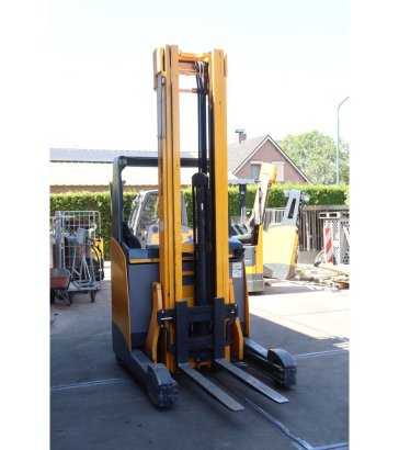 Jungheinrich ETV 114 Electric Reach Truck 1400kg 7.7m 2008 ETV 114 2008 2 image 7
