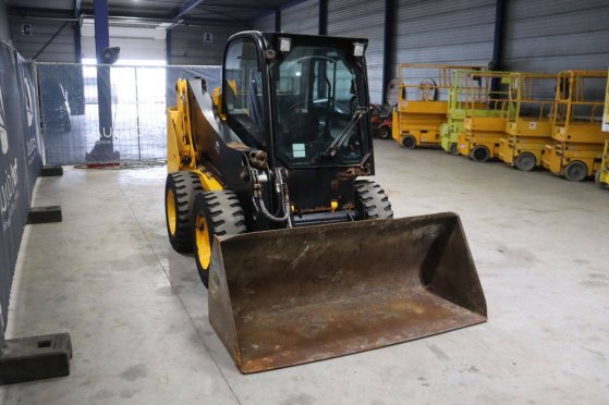 Skid steer loader JCB Robot 155 (T4) BW2 Diesel 2015 Robot 155 (T4) BW2 2015 2 Wheel Loaders image 7