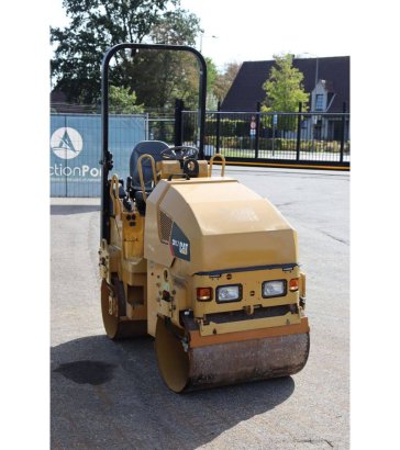Tandem vibratory roller Caterpillar CB1.7 Diesel 18.4kW 2018 CB1.7 2018 2 image 7