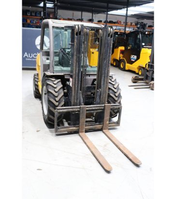 Rough-terrain forklift Manitou MT 20-4T Buggie Diesel 2000kg 3.3m 2016 MT 20-4T Buggie 2016 2 Rough Terrain Forklift image 7