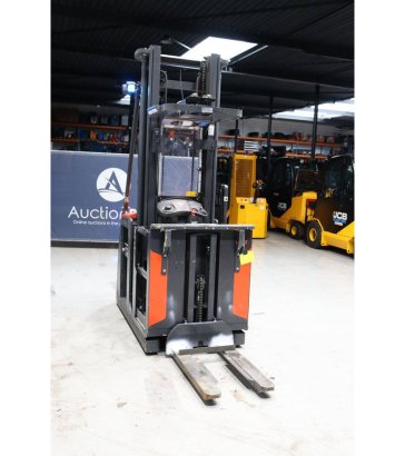 Linde V10-02 Electric Reach Truck 800kg 5.4m 2019 9996 2019 2 image 7