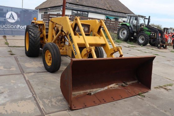 Massey Ferguson MF50B Diesel 69hp Tractor with front loader 1985 Massey Ferguson MF50B 1985 2 image 7