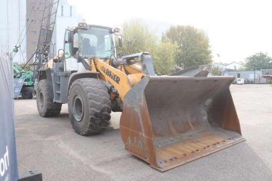 Liebherr L566 Diesel Wheel Loader 190kW 2014 L566 2014 2 Wheel Loaders image 7