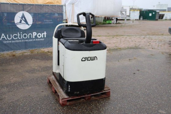 Crown GPC-TOW Electric Tractor 3000kg 1999 GPC-TOW 1999 2 image 7