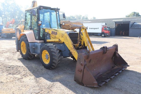MF 860 Diesel backhoe loader MF 860 2004 2 image 7