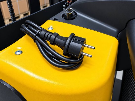 Stacker RTE 8401 Electric 1500kg 2500mm 2026 New RTE 8401 2026 1 image 7